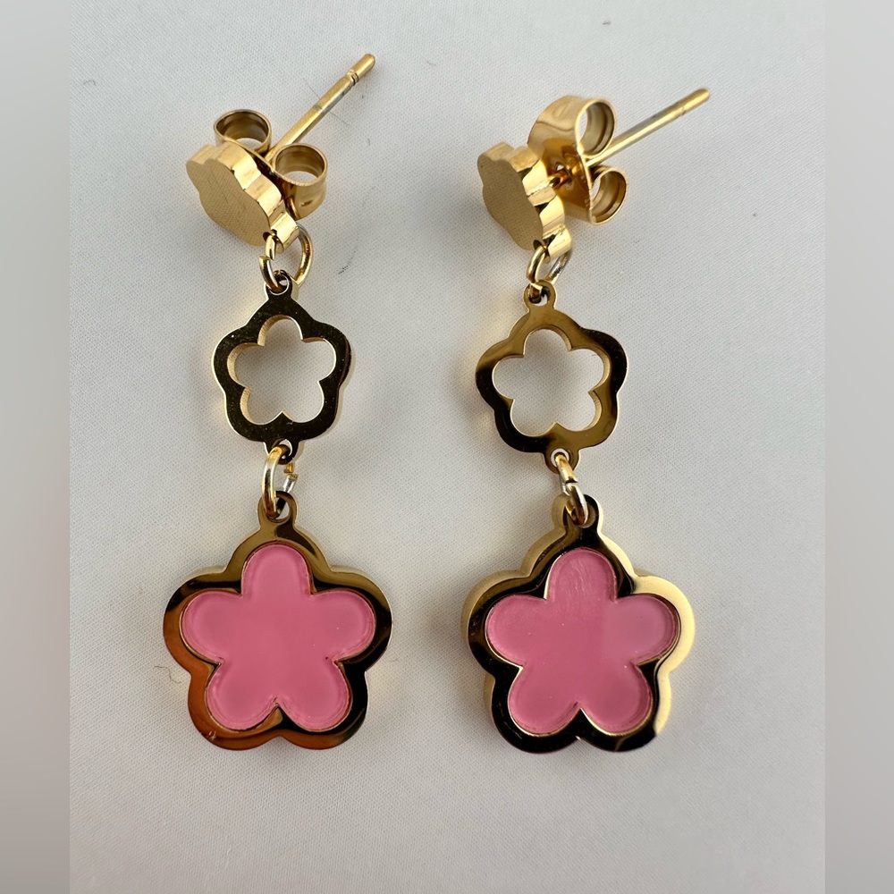 These Peach BlossomHollow Peach Blossom Earrings with Shell . Pink